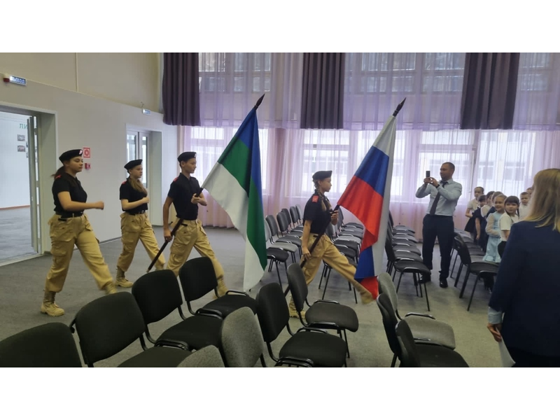 Юнармейский отряд «Гвардейцы» принял участие в посвящении 2Б класса в «Орлята» Росиии.