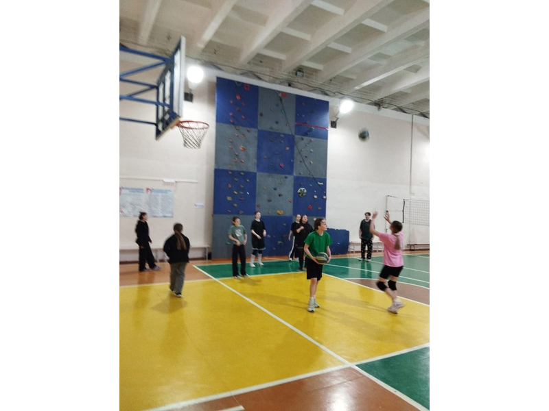 В школе в эти дни  идет активная подготовка к муниципальным соревнованиям..