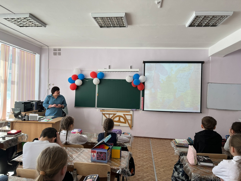 Библиотечный урок в 4 Б классе..