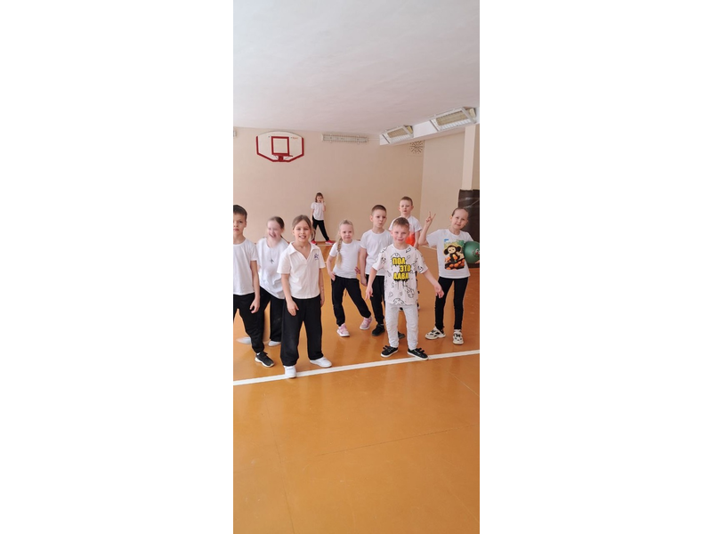 Сегодня в нашей школе – День Здоровья! Сегодня в нашей школе – День Здоровья!.