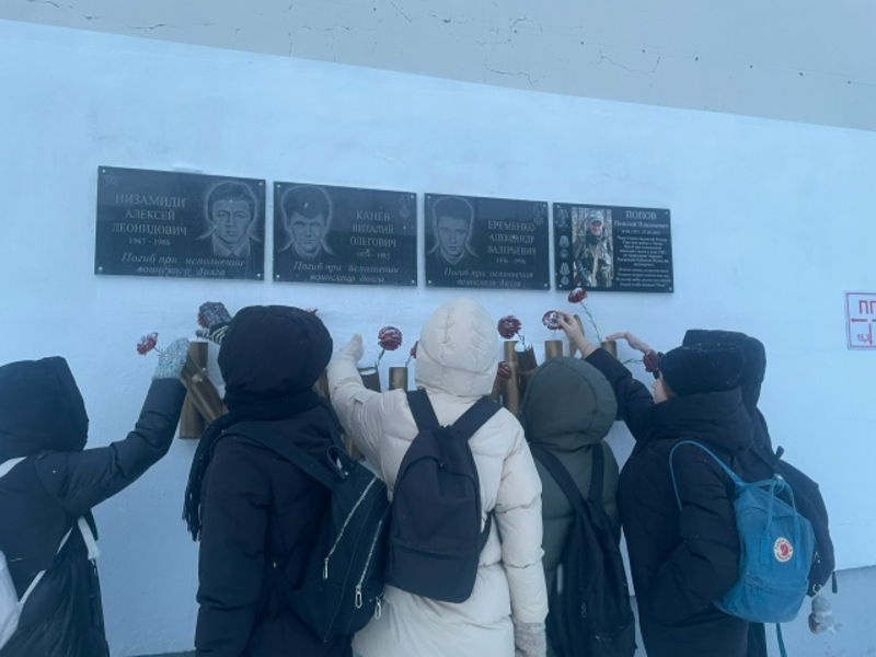 25 марта в 9:50 в актовом зале, состоится мероприятие &amp;quot;Память героям&amp;quot;, расскажем про выпускников нашей школы Низамиди Алексея, Ерёменко Александра, Канева Виктора и Попова Николая..