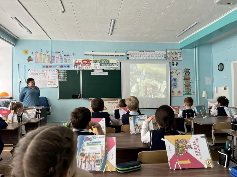 ️В преддверии Дня Победы в 1а классе прошел библиотечный урок «Маленькие герои большой войны». ️В преддверии Дня Победы в 1а классе прошел библиотечный урок «Маленькие герои большой войны»..