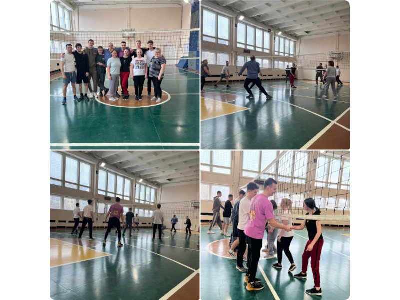 21 апреля, в рамках года педагога и наставника состоялась товарищеская игра по волейболу среди педагогов и будущих выпускников.