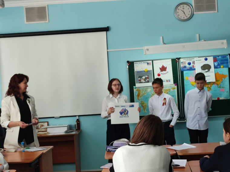 25 апреля в очередной раз поделилась опытом работы с коллегами города учитель английского языка Асбапова Г. Э..