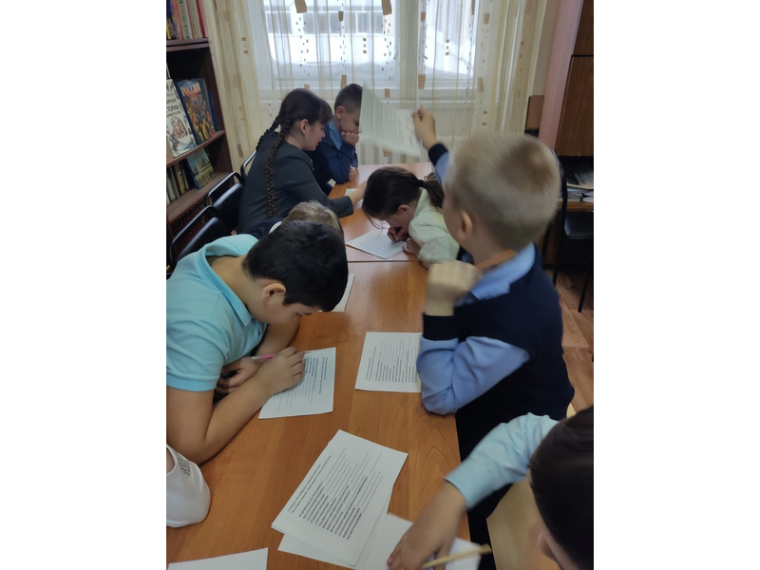 Наши юные активисты 3а класса ходили в школьную библиотеку на мероприятие, посвящённое юбилею М. Пришвина!.